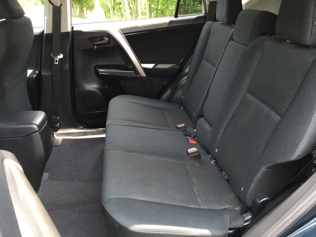 2018 Toyota RAV4 LE 13