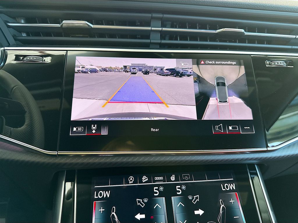 Thumbnail: 2026 Audi SQ7 - 16