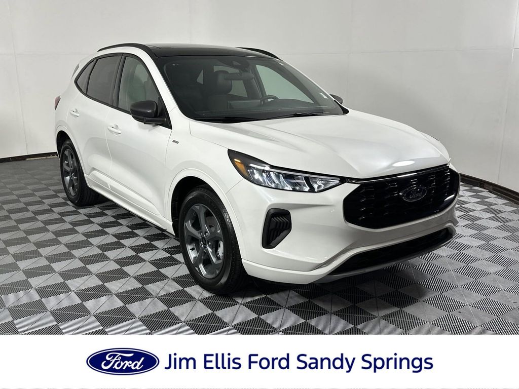 2024 Ford Escape ST-Line 1