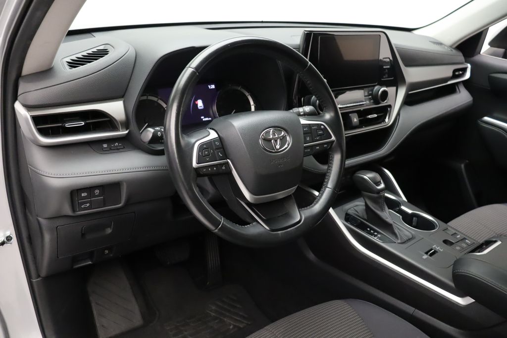 2023 Toyota Highlander L 15