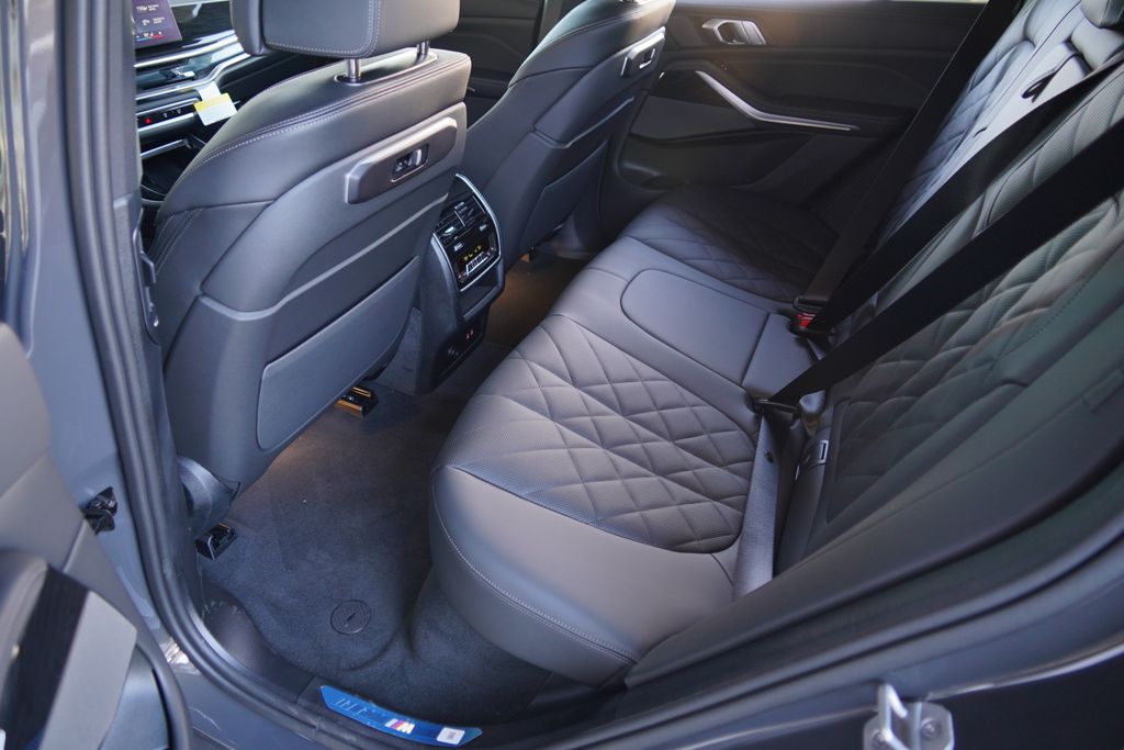 Thumbnail: 2026 BMW X5 - 23