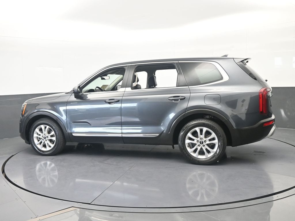 Used 2022 Gravity Gray Kia LX image 3