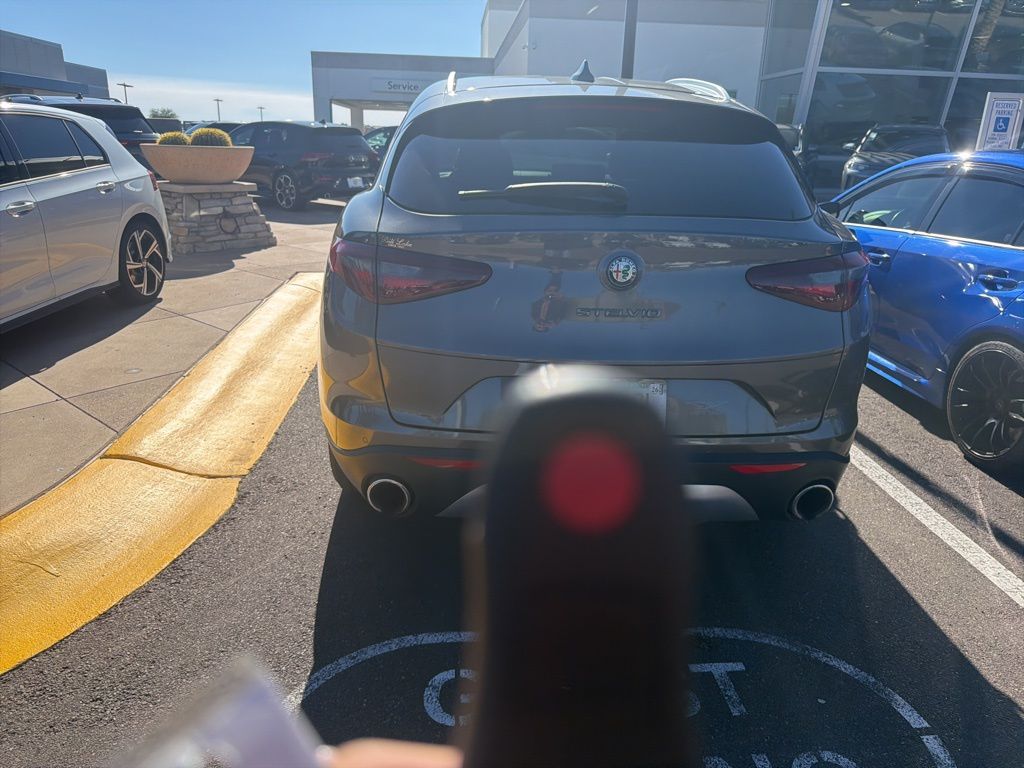 Thumbnail: 2020 Alfa Romeo Stelvio - 9