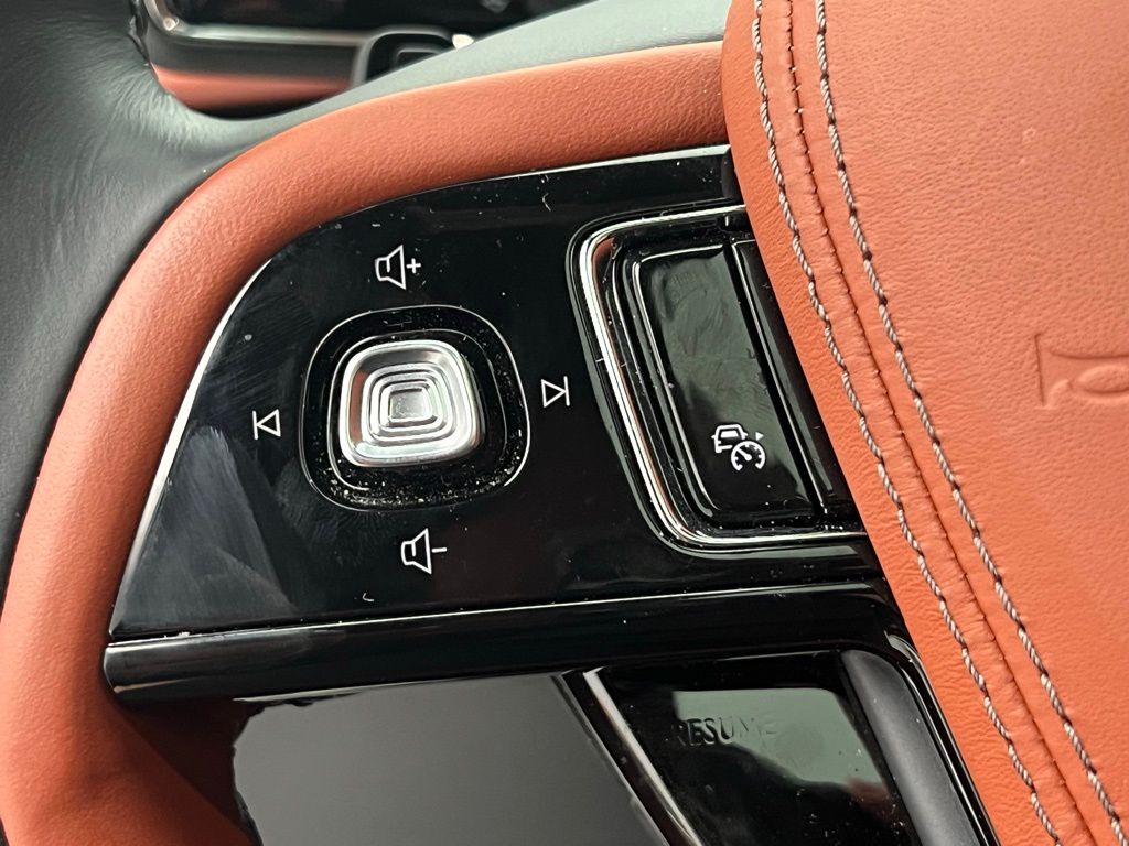 Thumbnail: 2025 Lincoln Aviator - 21