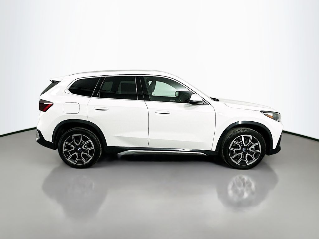 2025 BMW X1 xDrive28i 4