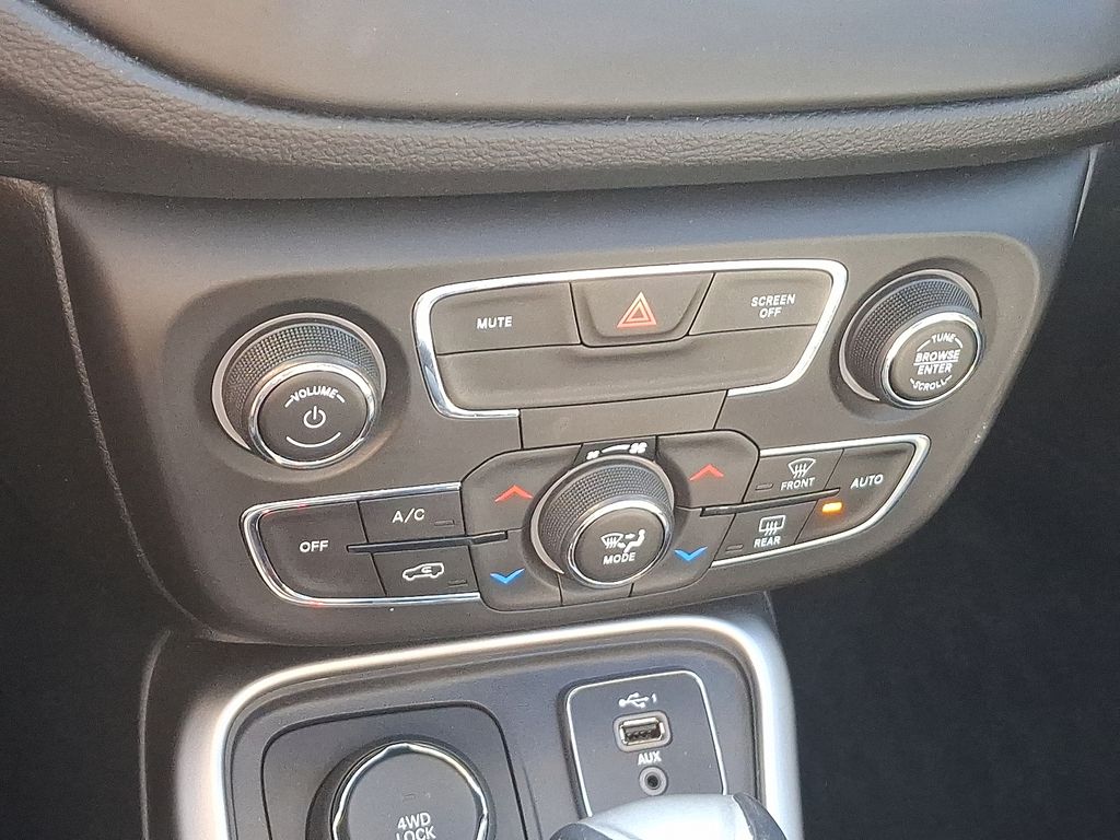 Thumbnail: 2019 Jeep Compass - 16