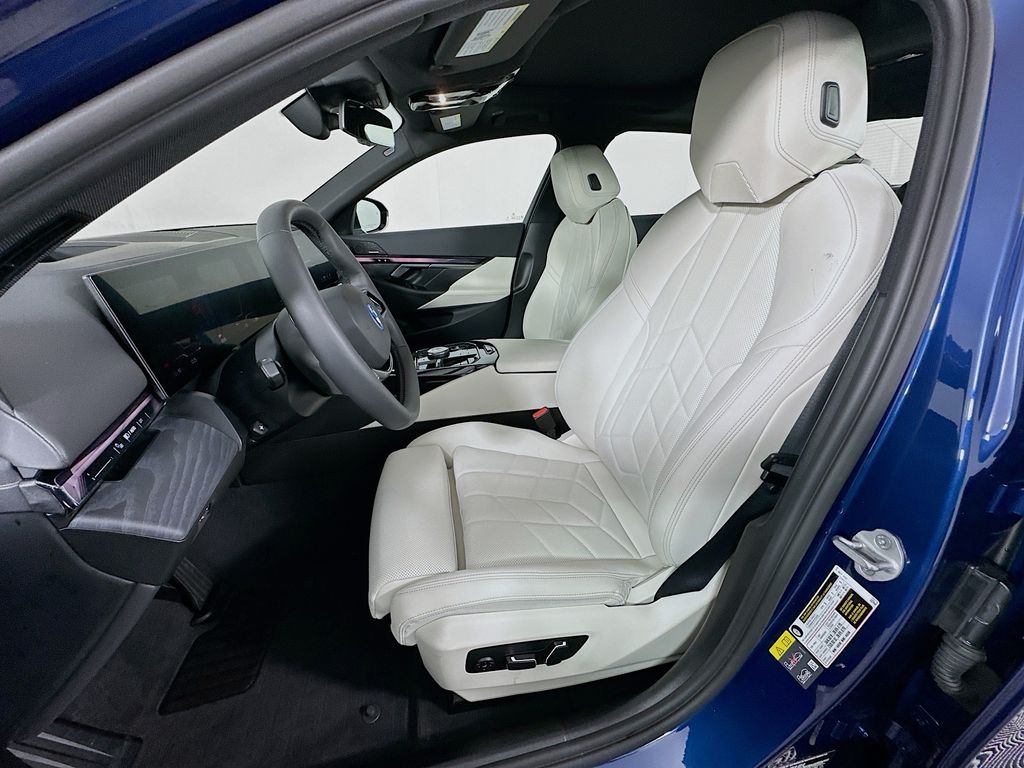 Thumbnail: 2026 BMW i5 - 21