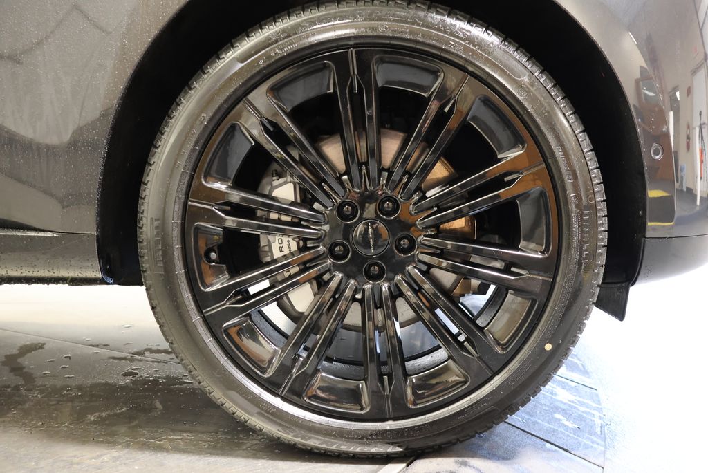 Thumbnail: 2026 Land Rover Range Rover - 12