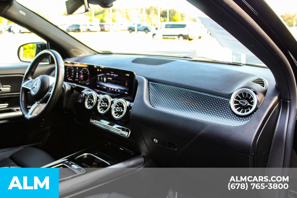 Used 2025 Black Mercedes-Benz GLA 250 image 23