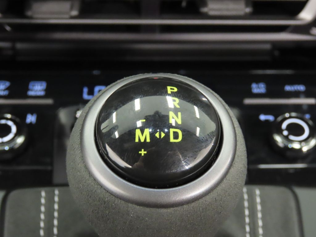 Thumbnail: 2025 Porsche 911 - 29