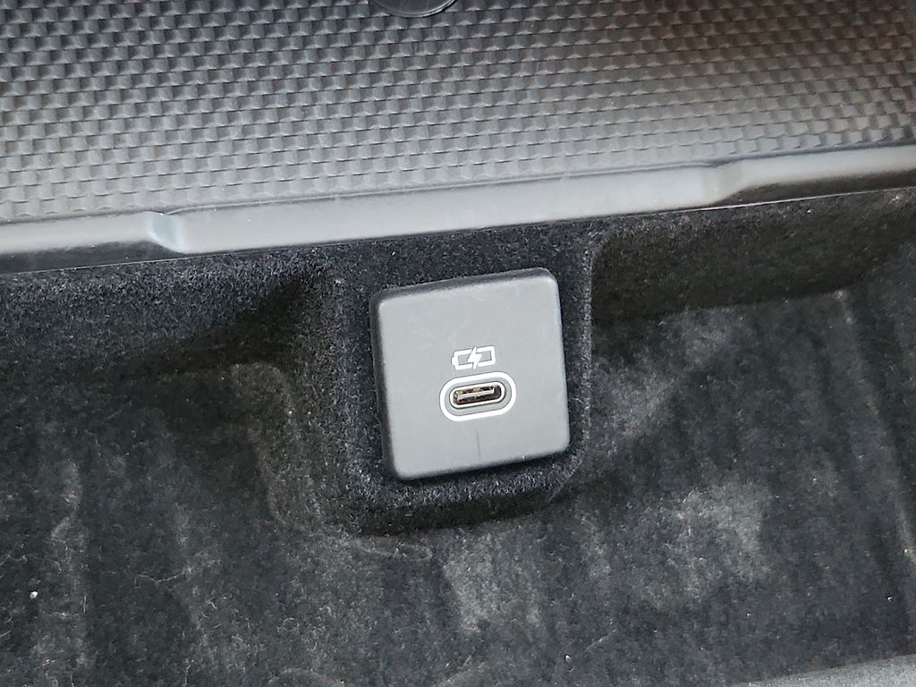 Thumbnail: 2023 Land Rover Range Rover - 27