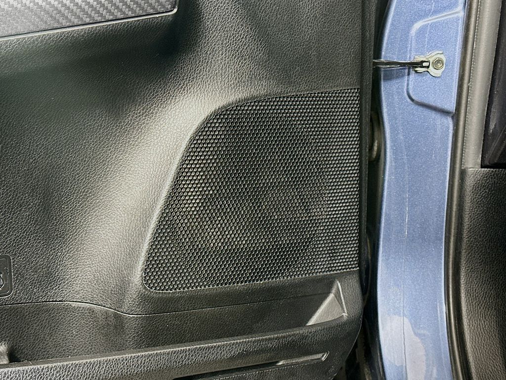 2014 Toyota RAV4 LE 18