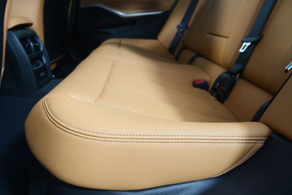 Thumbnail: 2026 BMW 3 Series - 14