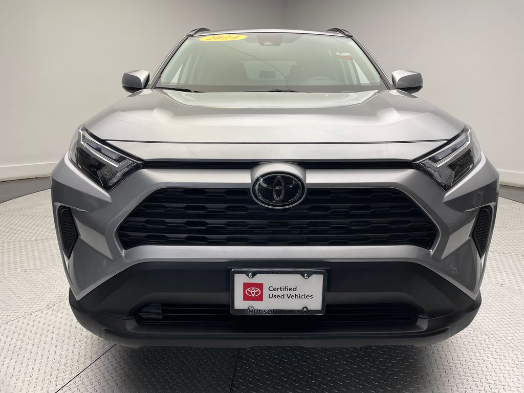 2024 Toyota RAV4 XLE 2