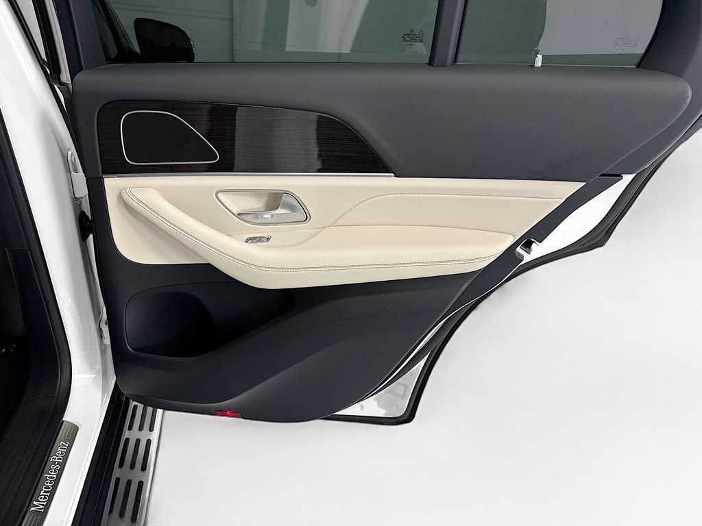 Thumbnail: 2025 Mercedes-Benz GLE - 26