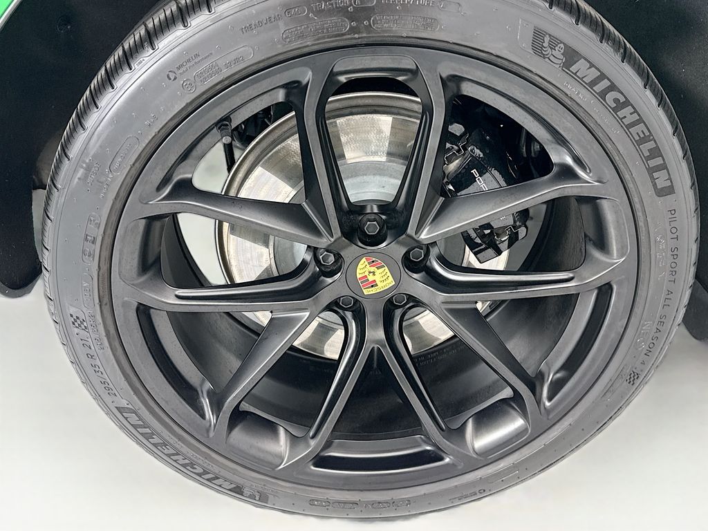 Thumbnail: 2024 Porsche Macan - 32