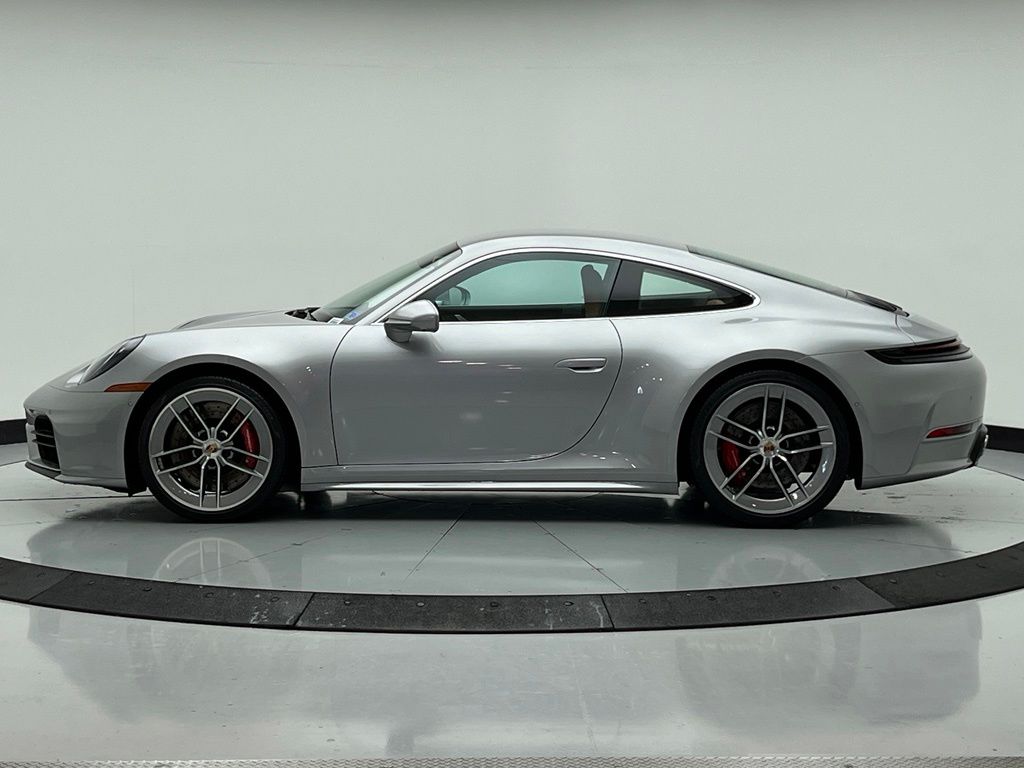 Thumbnail: 2025 Porsche 911 - 2