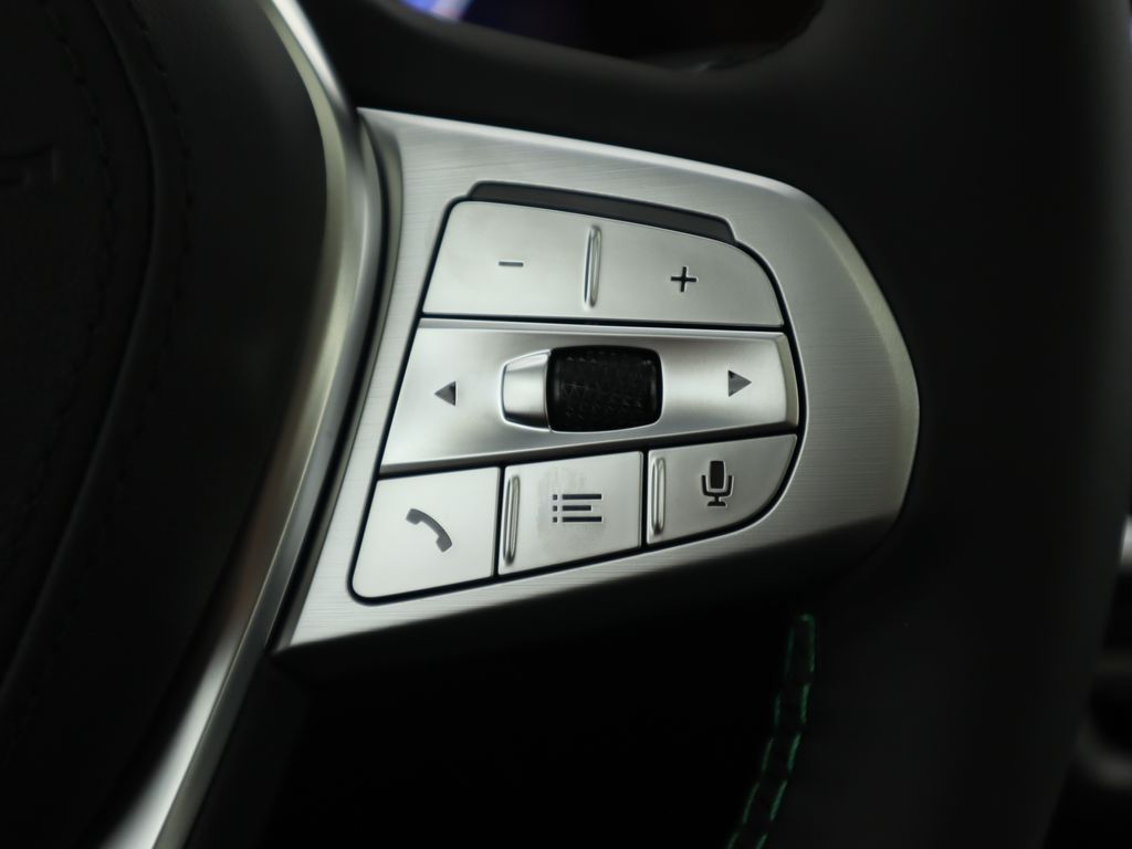 Thumbnail: 2026 BMW X7 - 12