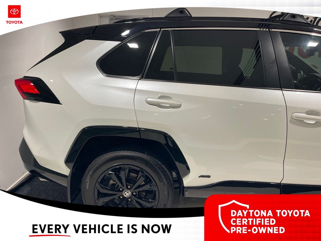 2024 Toyota RAV4 XSE - Photo 6