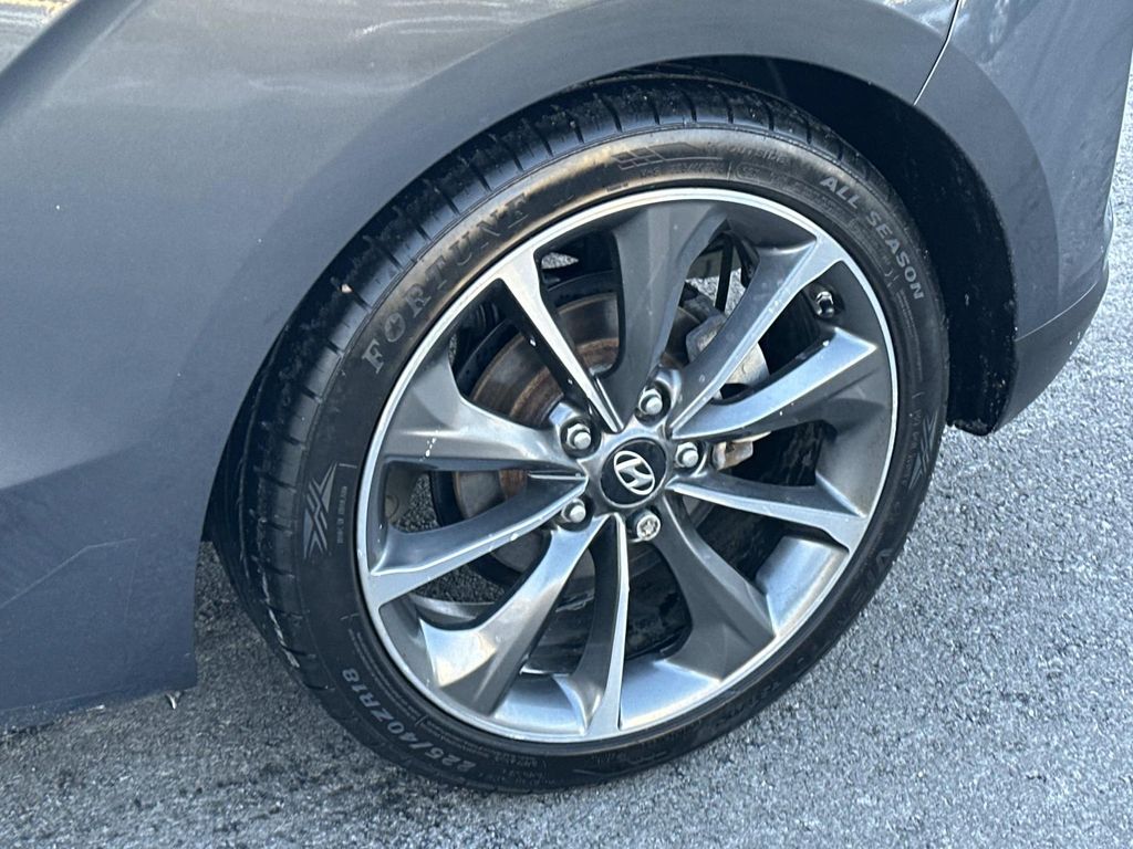 Thumbnail: 2020 Hyundai Veloster - 16