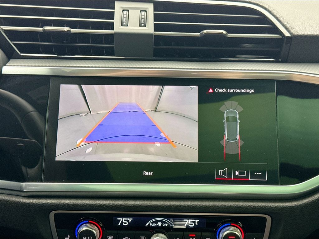 Thumbnail: 2025 Audi Q3 - 14