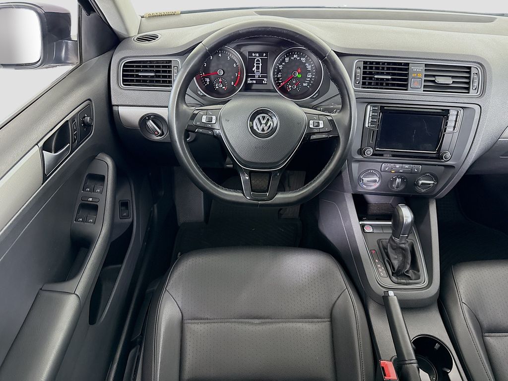 Thumbnail: 2017 Volkswagen Jetta - 10