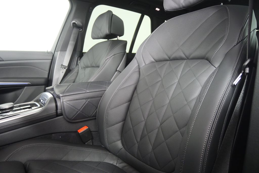 Thumbnail: 2026 BMW X5 - 10