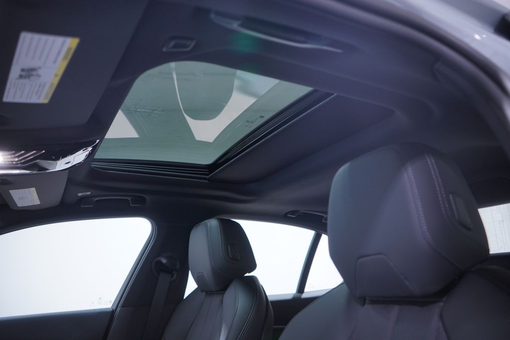 Thumbnail: 2026 BMW 5 Series - 8