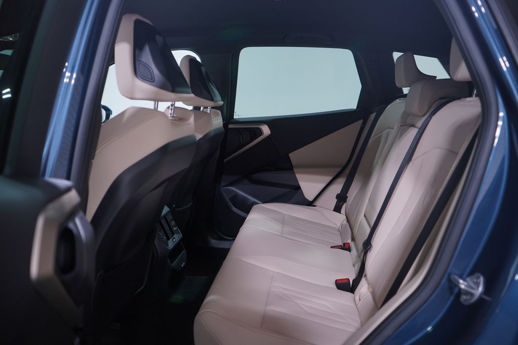 Thumbnail: 2025 BMW X3 - 9