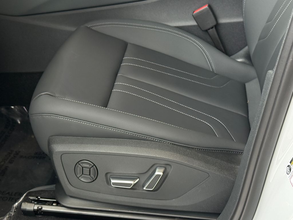 Thumbnail: 2026 Audi Q3 - 19