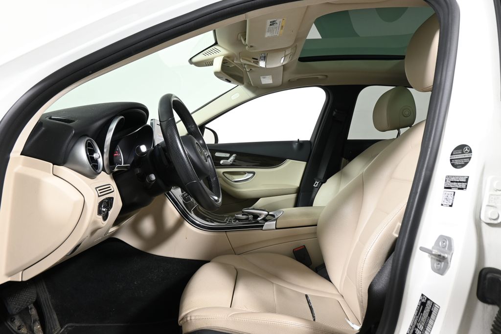 Thumbnail: 2015 Mercedes-Benz C-Class - 3