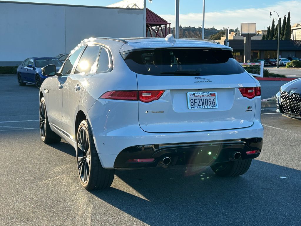 Thumbnail: 2019 Jaguar F-Pace - 3