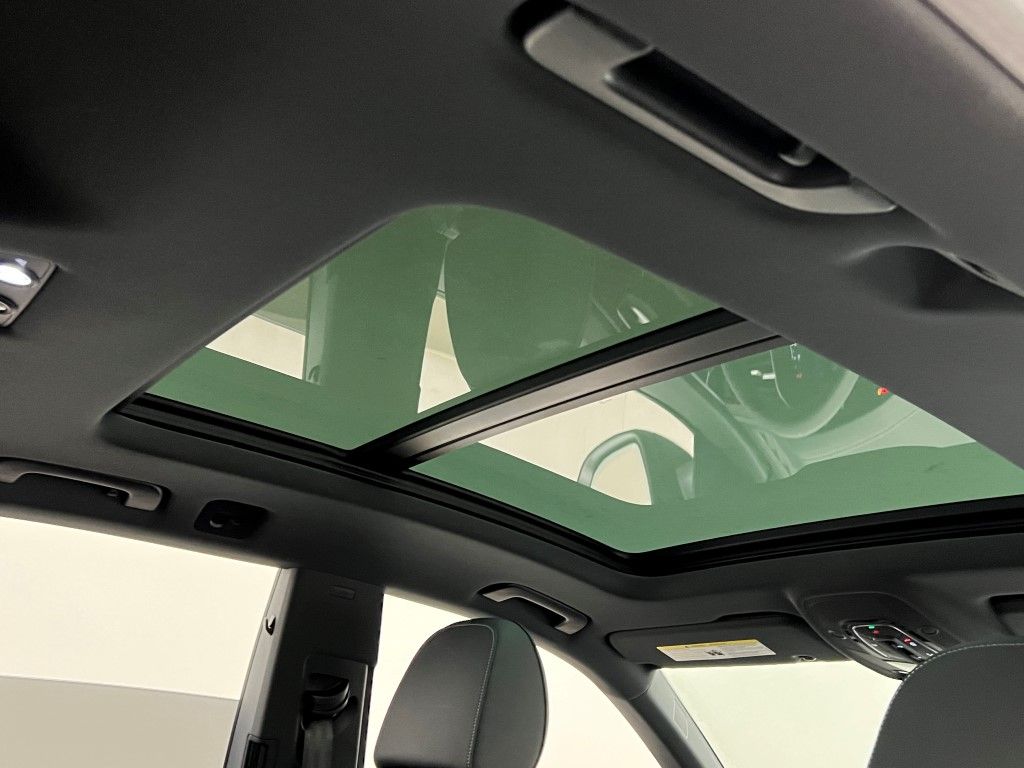 Thumbnail: 2026 Audi Q8 - 15