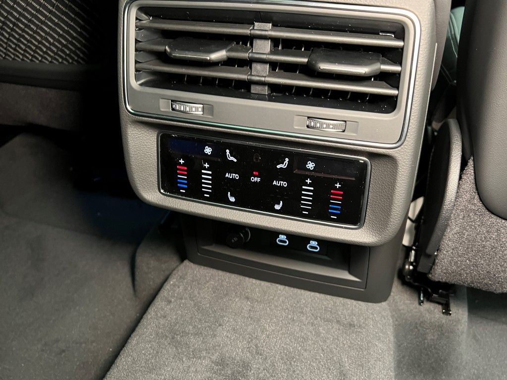 Thumbnail: 2026 Audi Q7 - 21