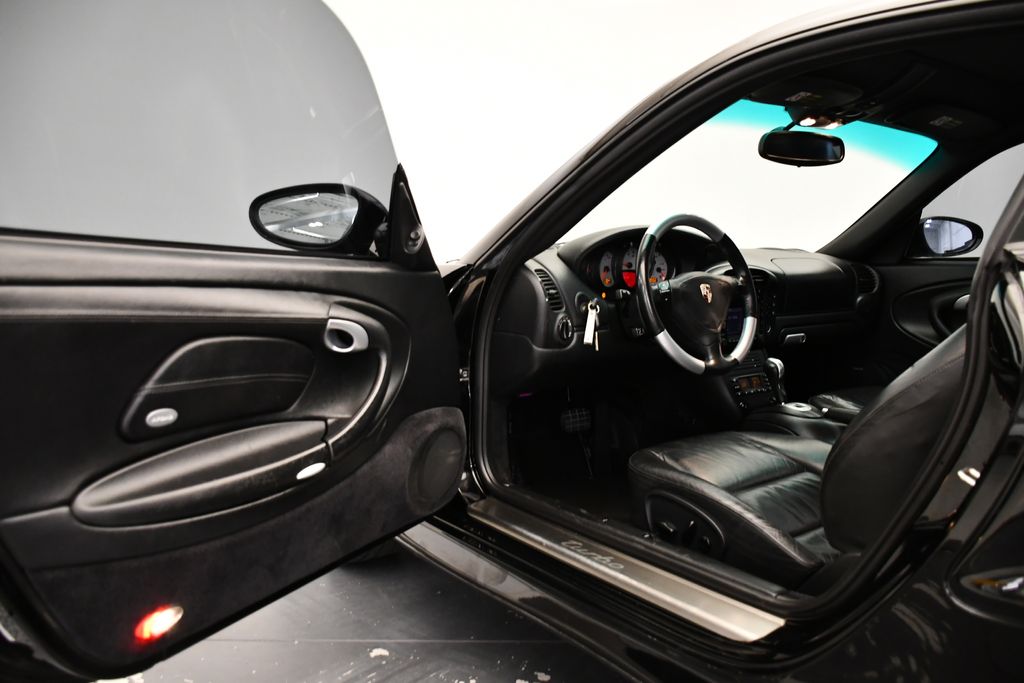 Thumbnail: 2003 Porsche 911 - 28