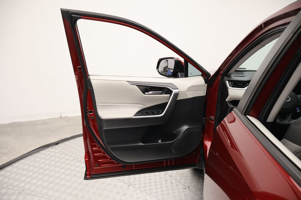 Thumbnail: 2024 Toyota RAV4 - 16