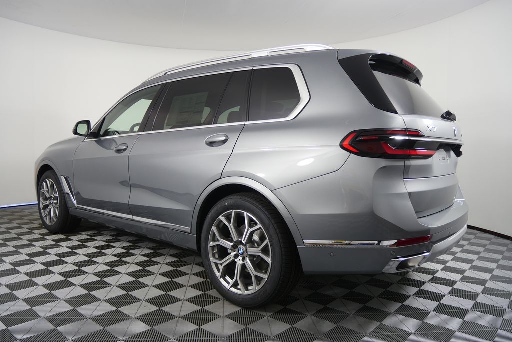 Thumbnail: 2026 BMW X7 - 5