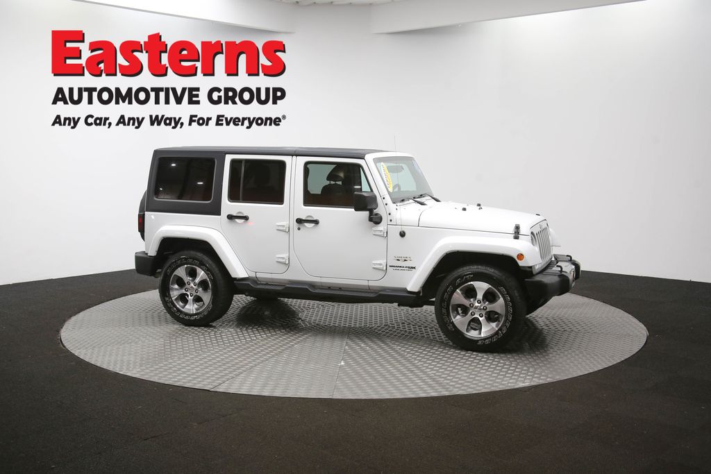 Used 2018 White Jeep Unlimited Sahara image 45
