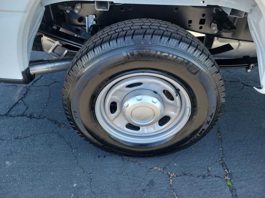 View vehicle photo 7
