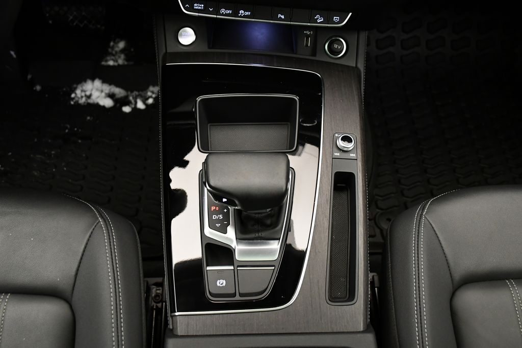 Thumbnail: 2024 Audi Q5 - 30