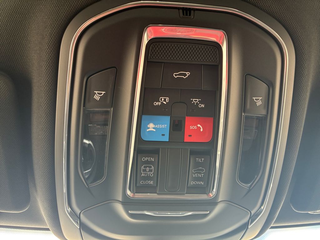 New Car 2025 Jeep Grand Cherokee  Laredo X For Sale Under $40,000 In Austin, Texas