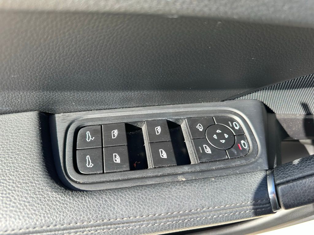 Thumbnail: 2022 Porsche Cayenne - 20