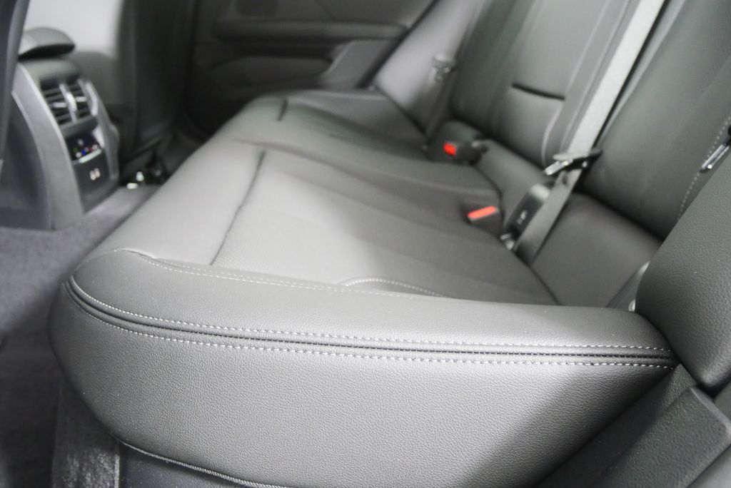 Thumbnail: 2026 BMW i4 - 14