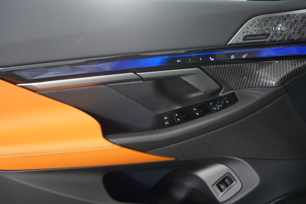 Thumbnail: 2026 BMW M5 - 12