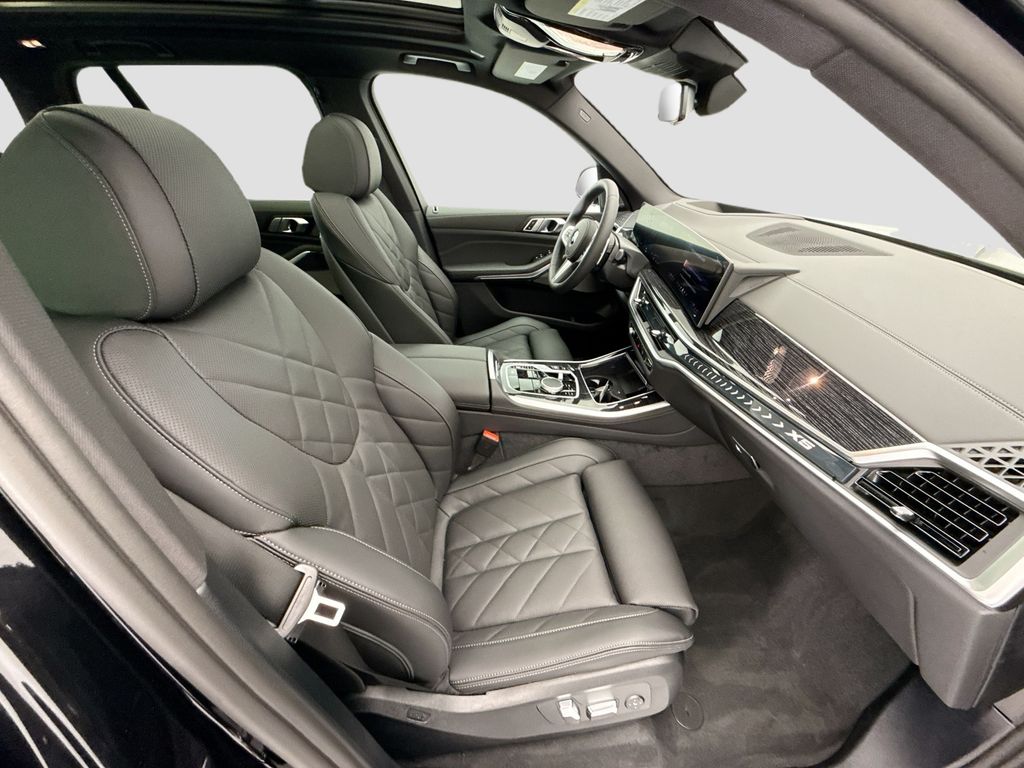 Thumbnail: 2026 BMW X5 - 19