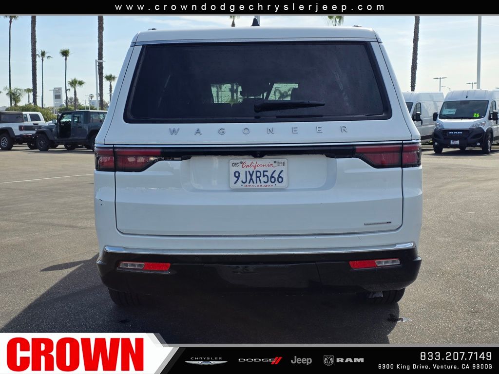 View vehicle photo 4