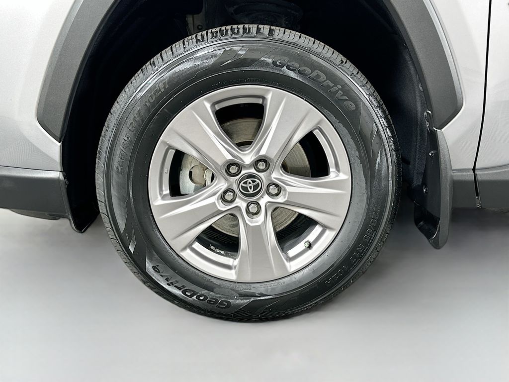 Thumbnail: 2023 Toyota RAV4 - 31