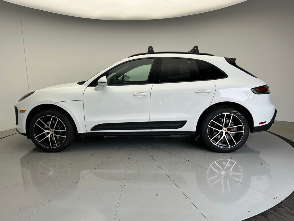 2024 Porsche Macan  2