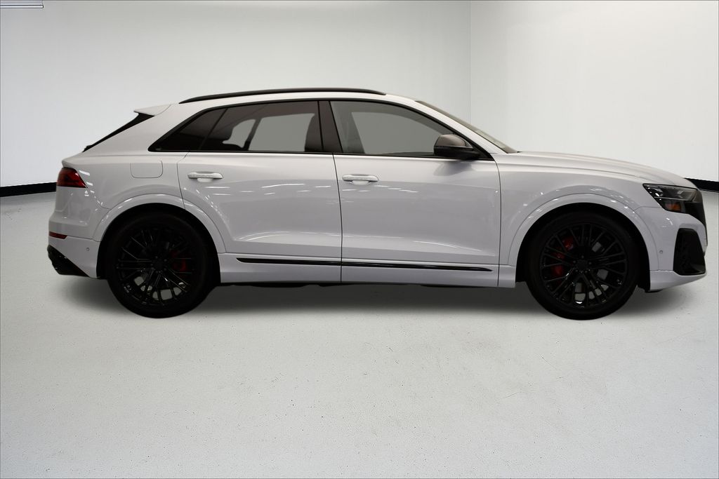 Thumbnail: 2026 Audi SQ8 - 6
