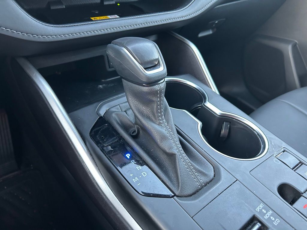 Thumbnail: 2024 Toyota Highlander - 28